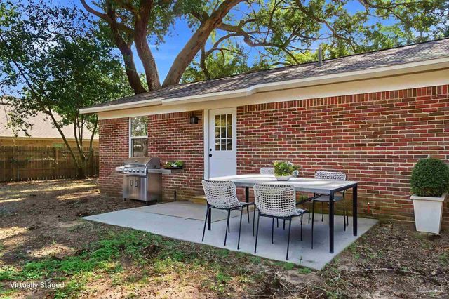 6210 Long St, Milton, FL 32570