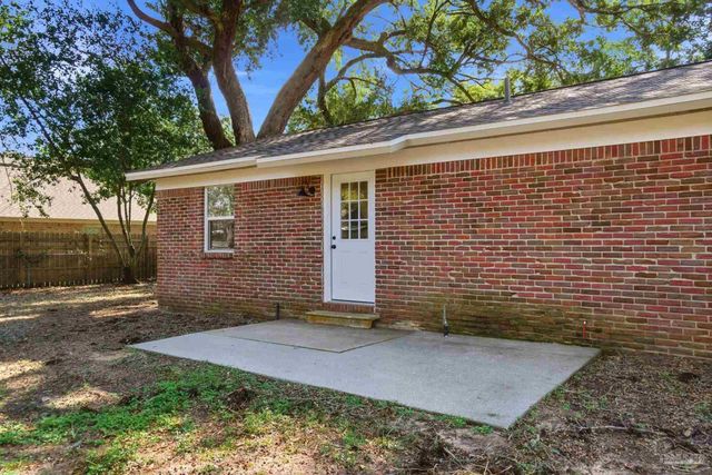 6210 Long St, Milton, FL 32570