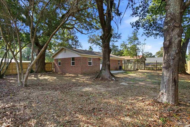 6210 Long St, Milton, FL 32570