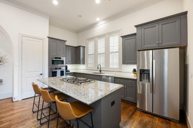 310 W Bell Street, Houston, TX 77019
