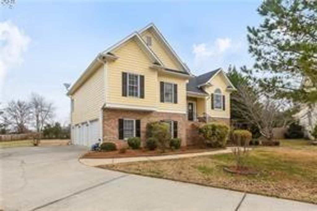 17 Silversmith Trail NW, Cartersville, GA 30120