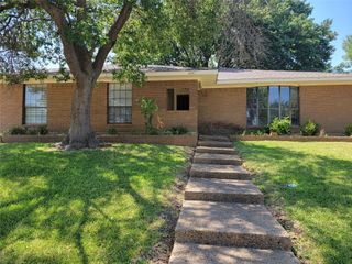 2001 Country Club Drive, Plano, TX 75074