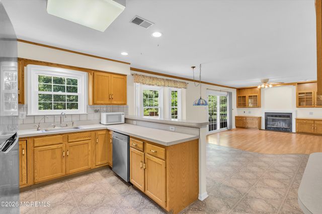 15 Algonquin Terrace, Millstone, NJ 08535