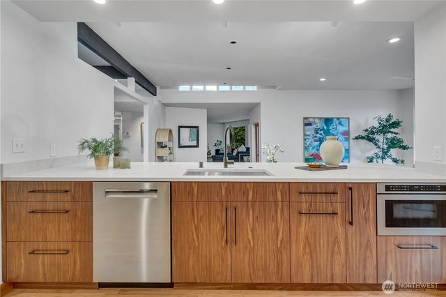 9601 NW 21st Ave, Seattle, WA 98117
