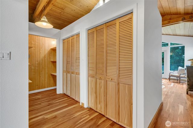 9601 NW 21st Ave, Seattle, WA 98117