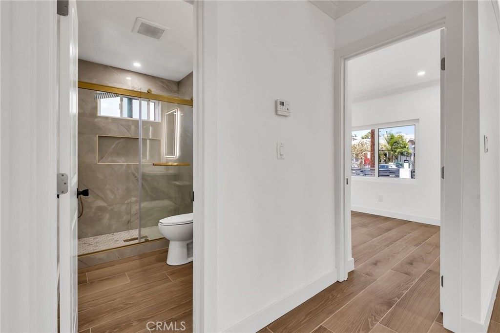 Image 19 of property listing at 3516 Mont Clair Street, Los Angeles, CA 90018