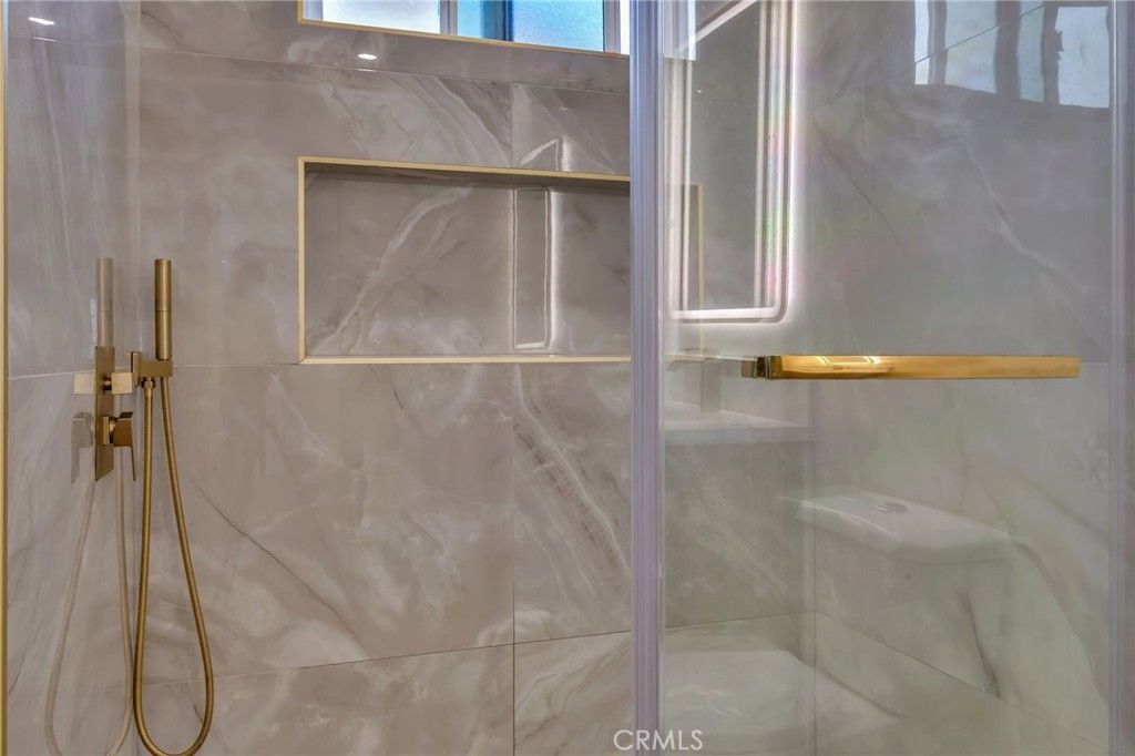 Image 24 of property listing at 3516 Mont Clair Street, Los Angeles, CA 90018