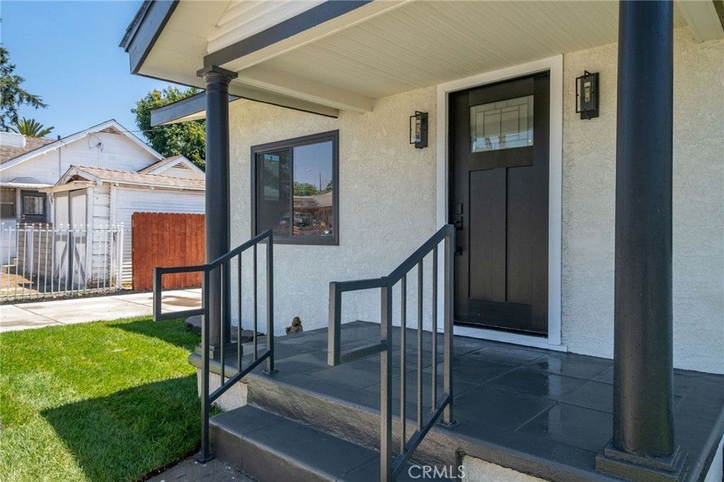 Image 35 of property listing at 3516 Mont Clair Street, Los Angeles, CA 90018
