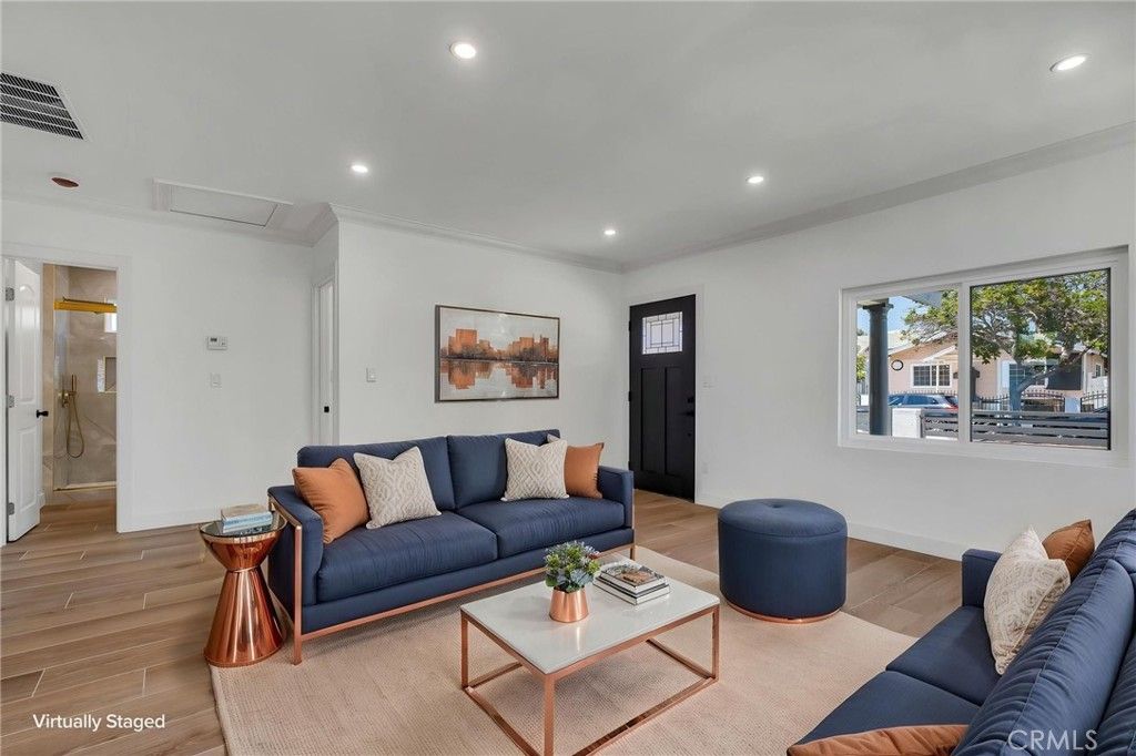 Image 8 of property listing at 3516 Mont Clair Street, Los Angeles, CA 90018
