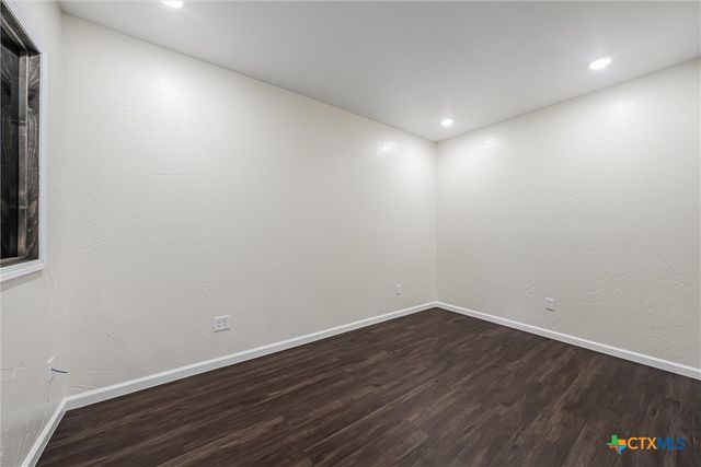 209 E 3rd Street, Lampasas, TX 76550