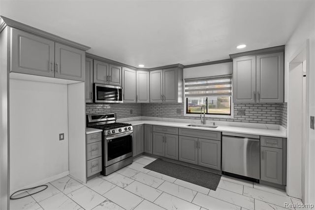 18216 Filmore Street, Southfield, MI 48075