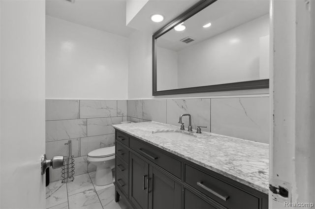 18216 Filmore Street, Southfield, MI 48075