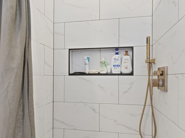 14925 Hartford Court, Utica, MI 48315