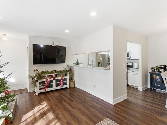 14925 Hartford Court, Utica, MI 48315