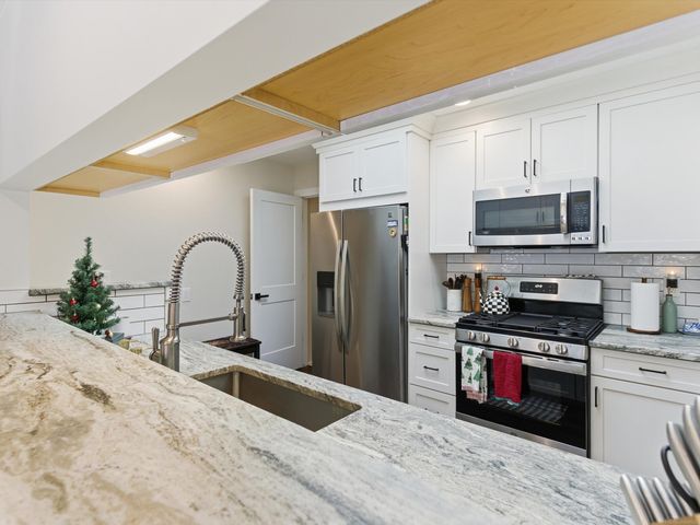 14925 Hartford Court, Utica, MI 48315