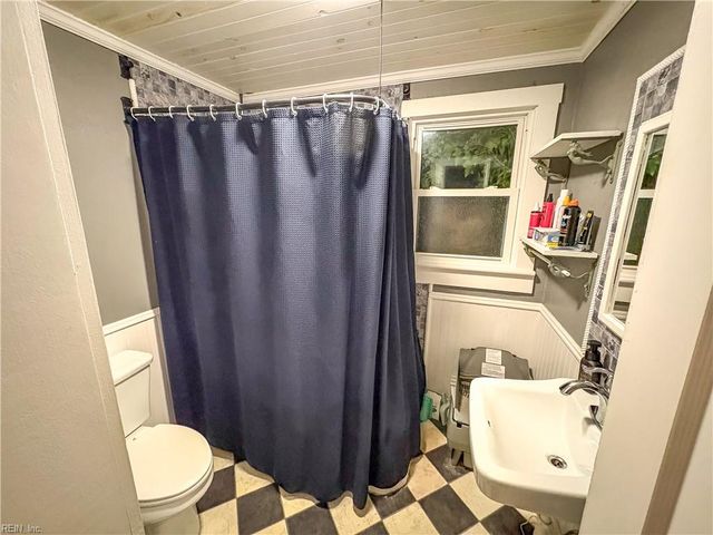 6556 Godwin BLVD, Suffolk, VA 23432