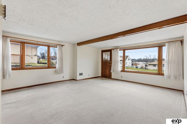 2416 N 88th Street, Omaha, NE 68134