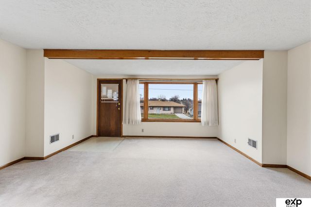 2416 N 88th Street, Omaha, NE 68134