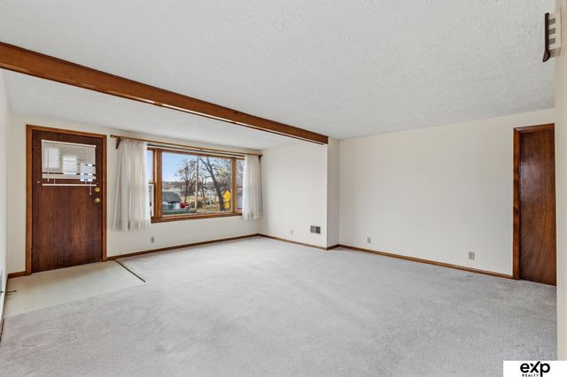 2416 N 88th Street, Omaha, NE 68134