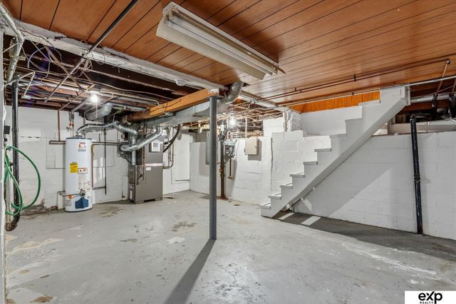 2416 N 88th Street, Omaha, NE 68134