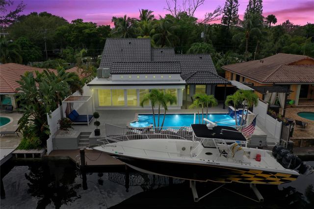 2363 SE 15th St, Pompano Beach, FL 33062