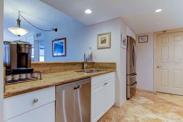 6265 SUN BOULEVARD 805, St Petersburg, FL 33715