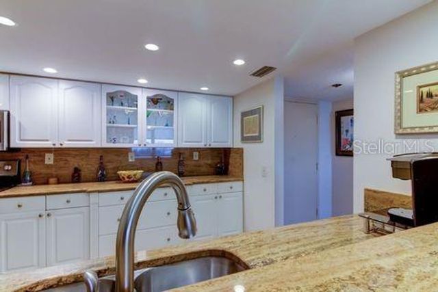 6265 SUN BOULEVARD 805, St Petersburg, FL 33715