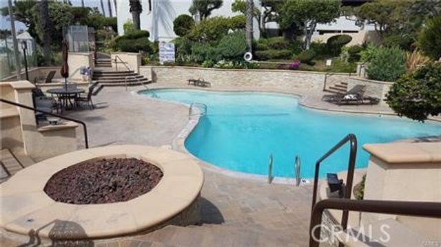 620 The Village 211, Redondo Beach, CA 90277