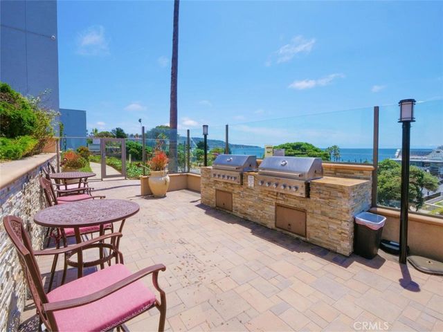 620 The Village 211, Redondo Beach, CA 90277