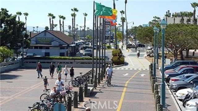 620 The Village 211, Redondo Beach, CA 90277