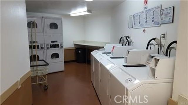 620 The Village 211, Redondo Beach, CA 90277