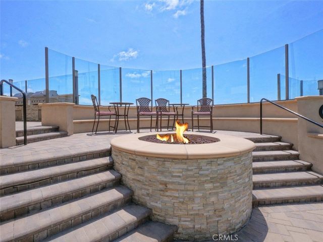 620 The Village 211, Redondo Beach, CA 90277