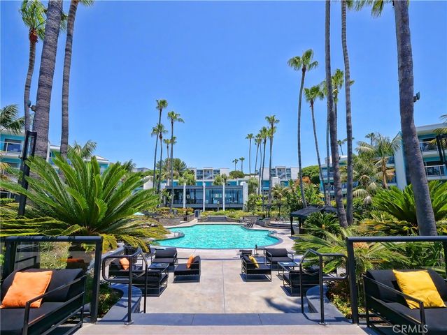 620 The Village 211, Redondo Beach, CA 90277