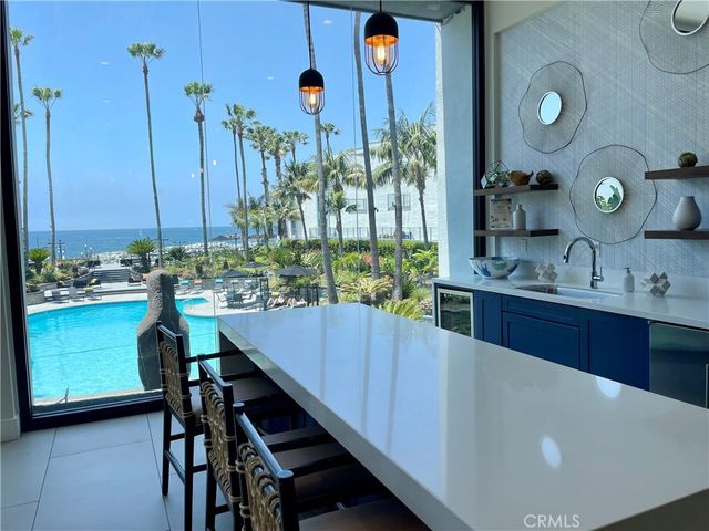 620 The Village 211, Redondo Beach, CA 90277