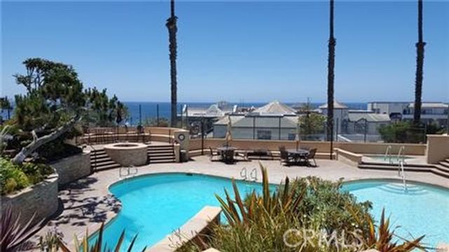 620 The Village 211, Redondo Beach, CA 90277