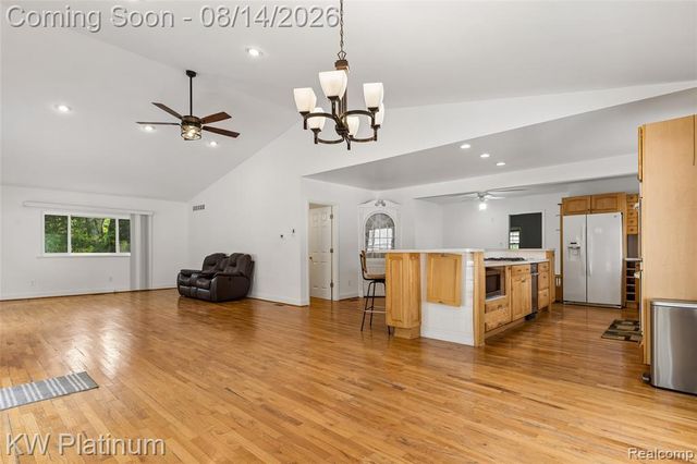 44156 Elizabeth Road, Clinton Township, MI 48036