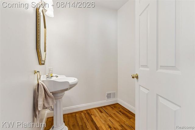 44156 Elizabeth Road, Clinton Township, MI 48036