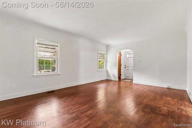 44156 Elizabeth Road, Clinton Township, MI 48036