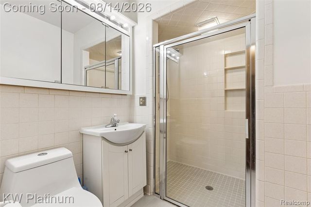 44156 Elizabeth Road, Clinton Township, MI 48036