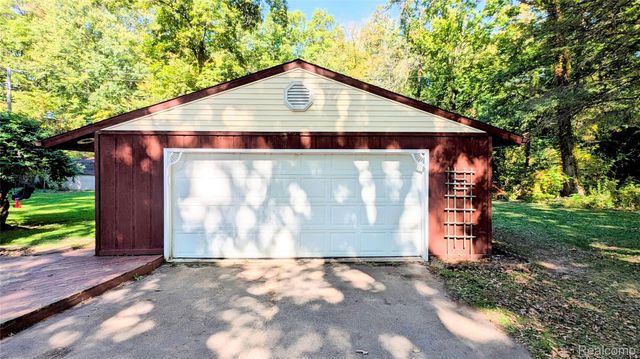 8642 Pine Court, Arbela Township, MI 48420