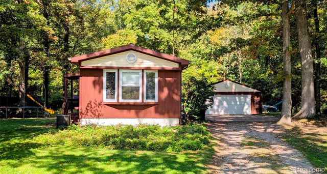 8642 Pine Court, Arbela Township, MI 48420