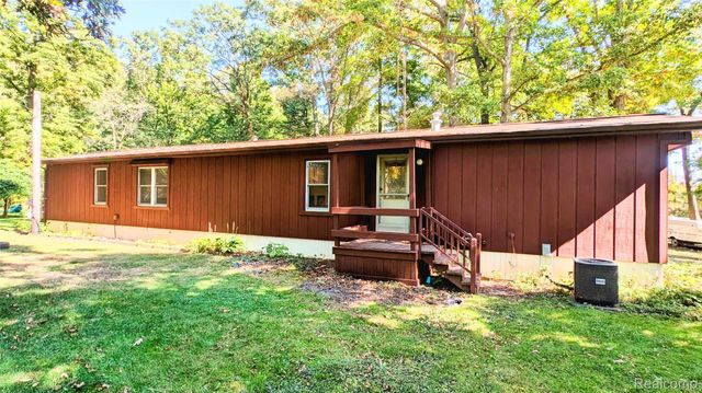 8642 Pine Court, Arbela Township, MI 48420
