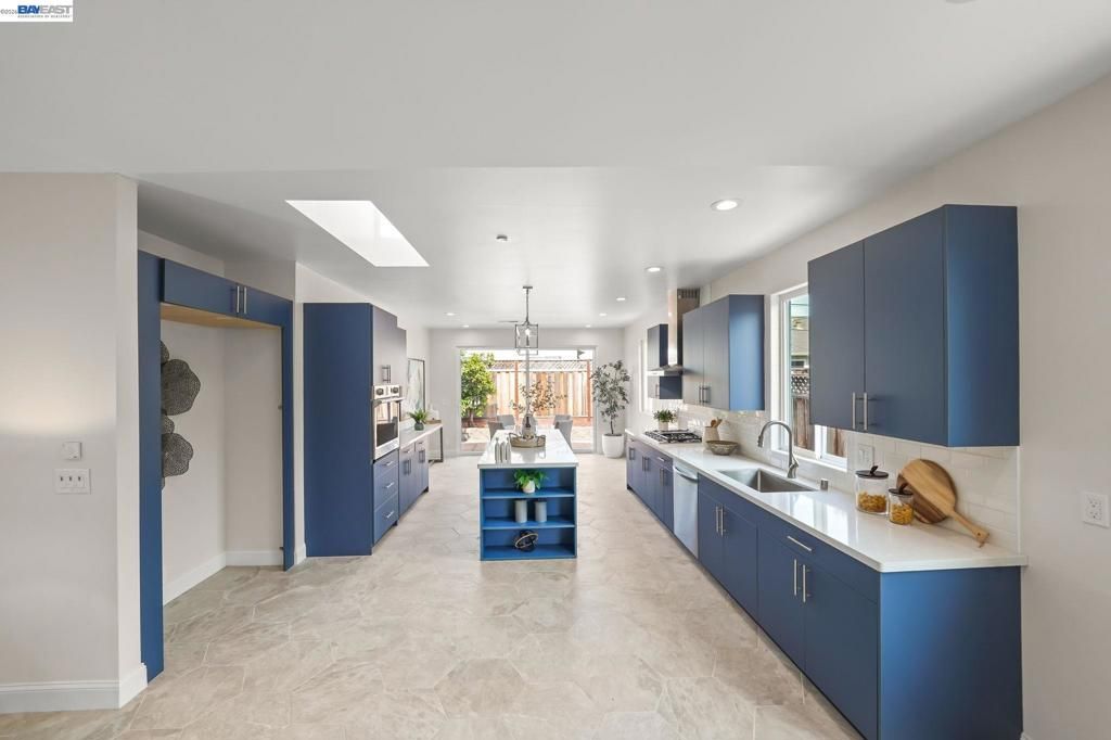 Image 15 of property listing at 40772 Blacow Rd, Fremont, CA 94538