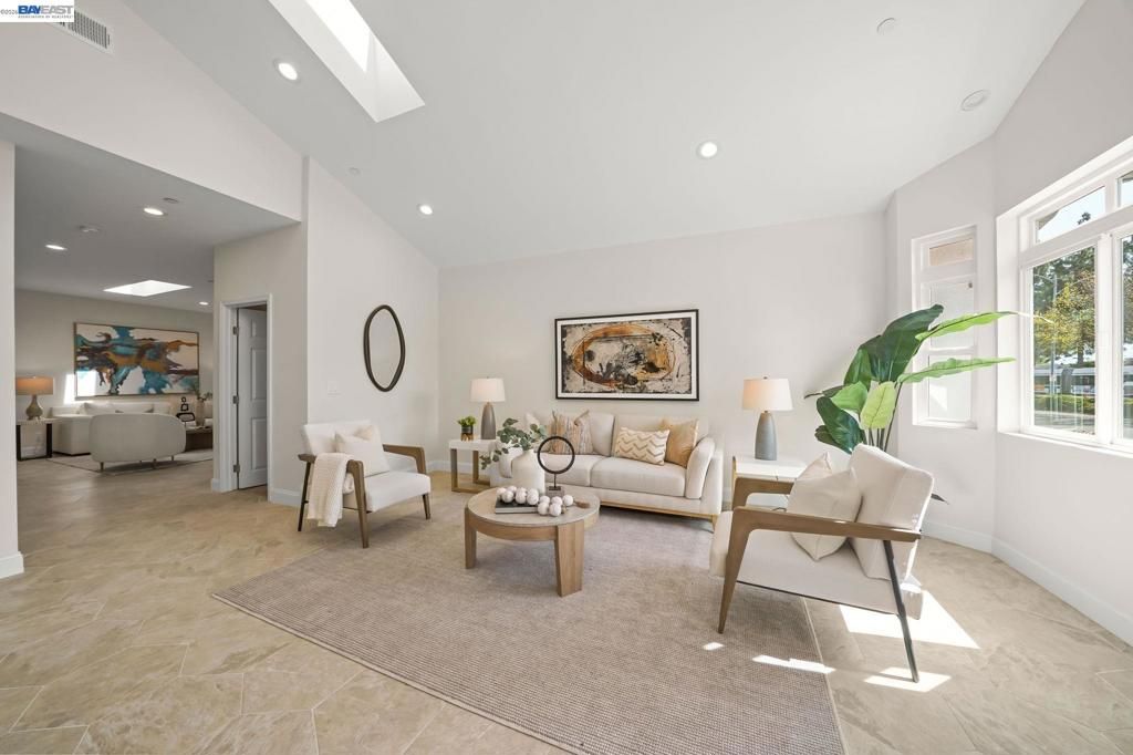 Image 9 of property listing at 40772 Blacow Rd, Fremont, CA 94538