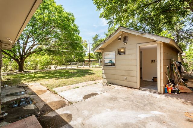 1203 Sunnybrook Drive, Irving, TX 75061