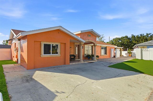 7102 HARBORHILLS COURT, Tampa, FL 33615