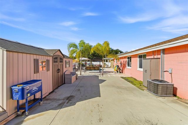 7102 HARBORHILLS COURT, Tampa, FL 33615