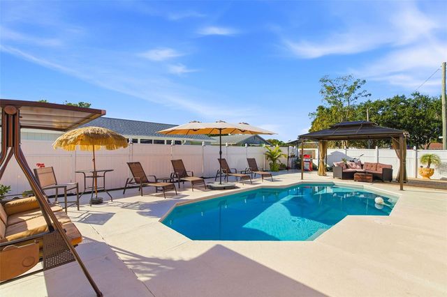 7102 HARBORHILLS COURT, Tampa, FL 33615