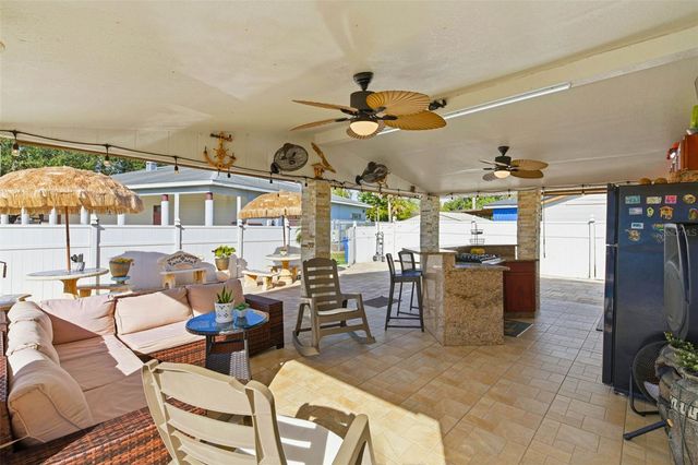 7102 HARBORHILLS COURT, Tampa, FL 33615