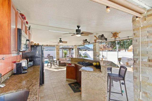 7102 HARBORHILLS COURT, Tampa, FL 33615